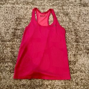 Under Armour top
